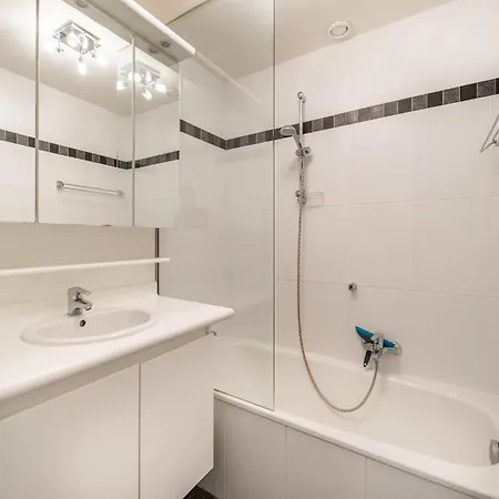 Les Petrels In With Balcony, Cleaning Included Apartment Koksijde