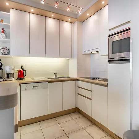 דירה In With Sea View, Cleaning Included קוקסיידה